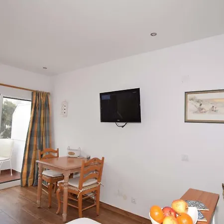 Cosy Apartment In Albufeira 알부페이라